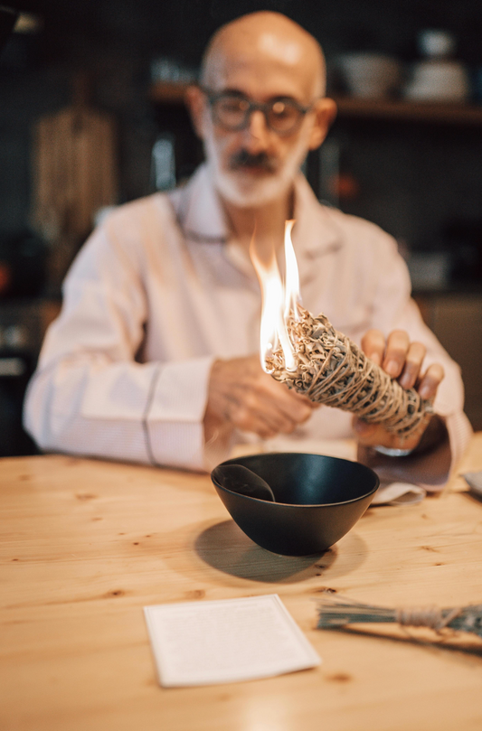 Räuchern wie die Alpenbewohner: Traditionelle Rituale für moderne Zeiten